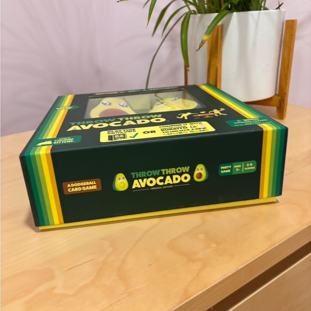 Exploding Kittens Throw Throw Avocado Card Game In Excellent Used Condition - Picture 5 of 7